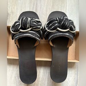 Either/or Sample Sale Item ‘The Knot’ Size 9